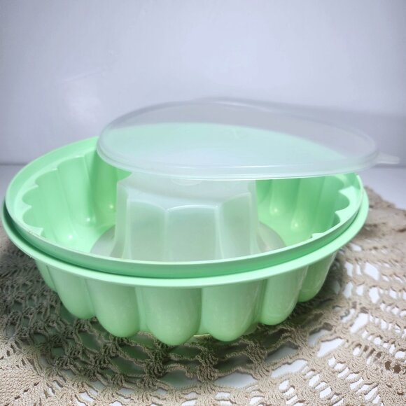 Tupperware Jello Jelly Mold Ring Green 3 Piece 9.5 Inch Round 1201 Vintage - Picture 1 of 9